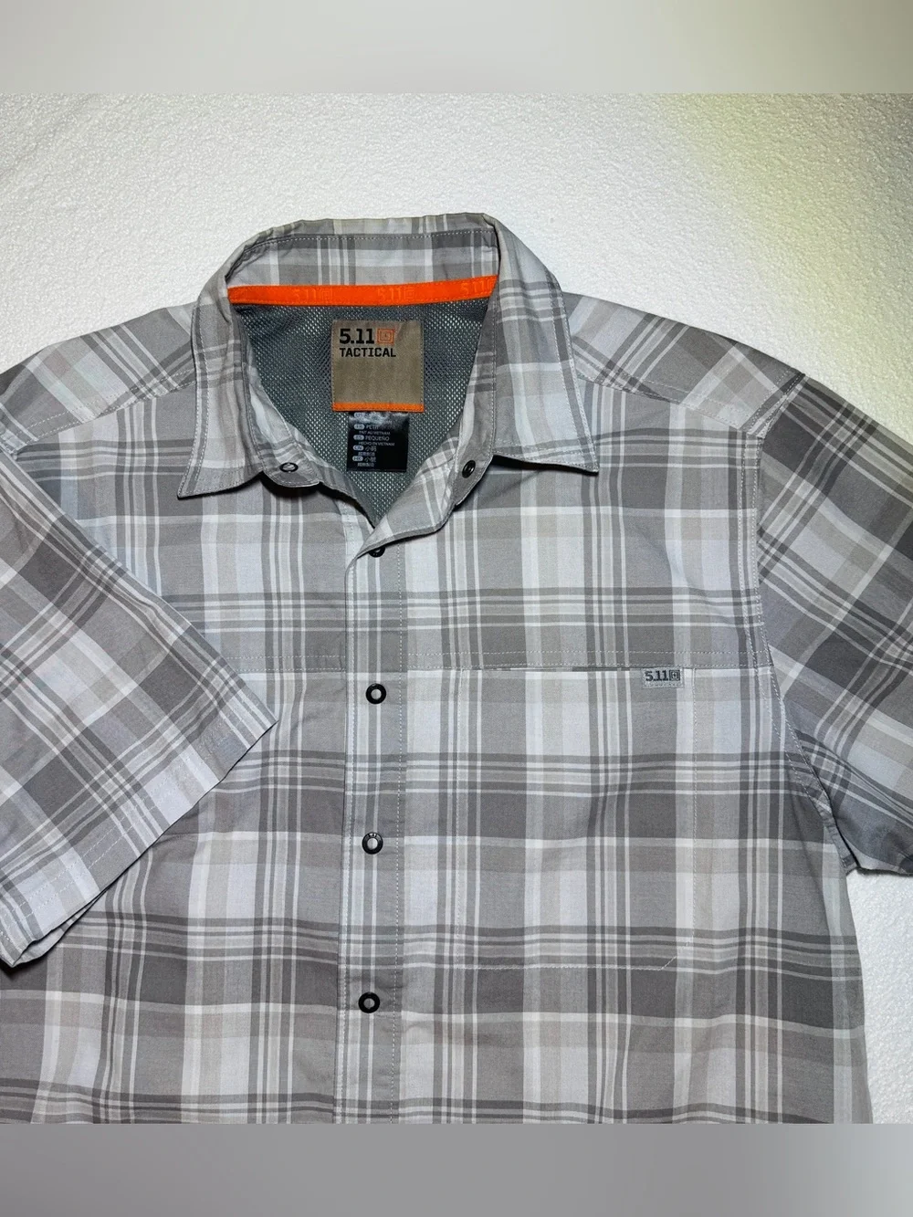 5.11 Tactical Men’s Short-Sleeve Gray Plaid Button-Down Shirt Snap On Button